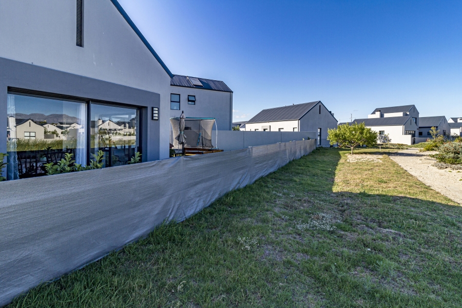 2 Bedroom Property for Sale in Aan de Wijnlanden Western Cape